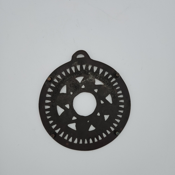 Metropolitan Museum of Art Round Trivet Near Eastern Art Pendant Reproduction - Picture 2 of 7